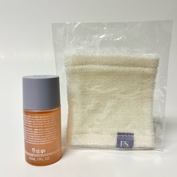 Fenty Skin
Pre-Show Glow Instant Retexturizing Treatment 30ml - Picture 2 of 8